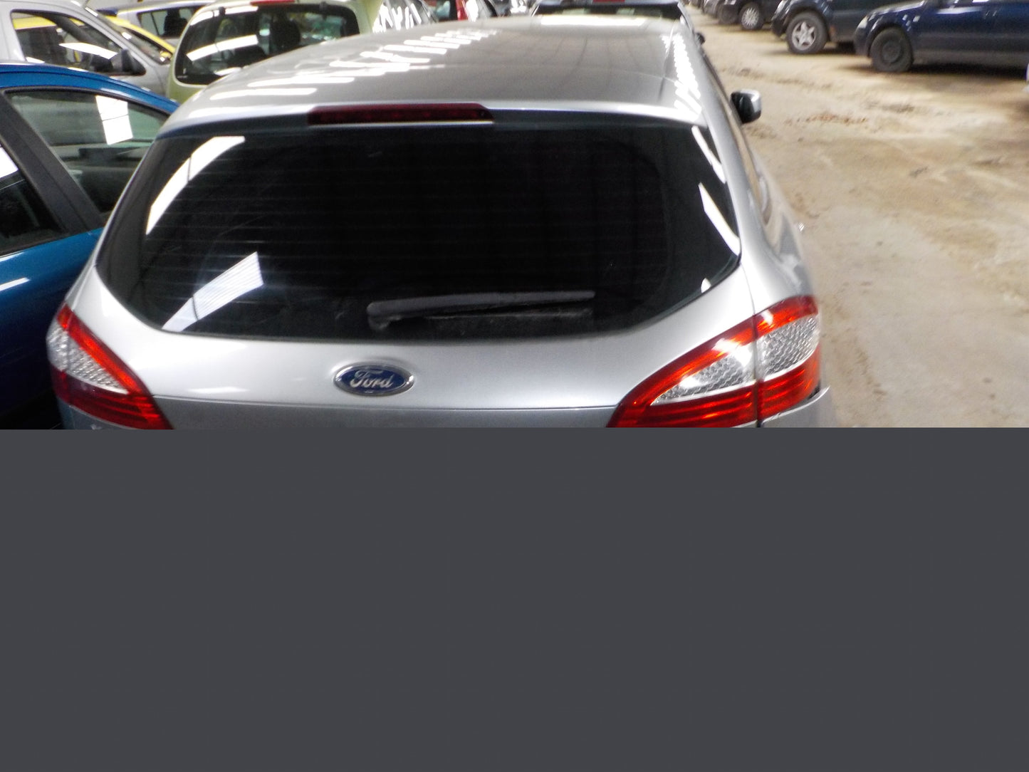 Ford Mondeo 4 Pluk-Selv-Bil Med OEM Nr. Ophugger Fra Ford Ophugger