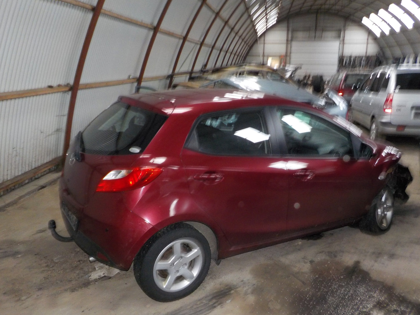 Mazda 2 DE Pluk-Selv-Bil Med OEM Nr. Ophugger Fra Mazda Ophugger