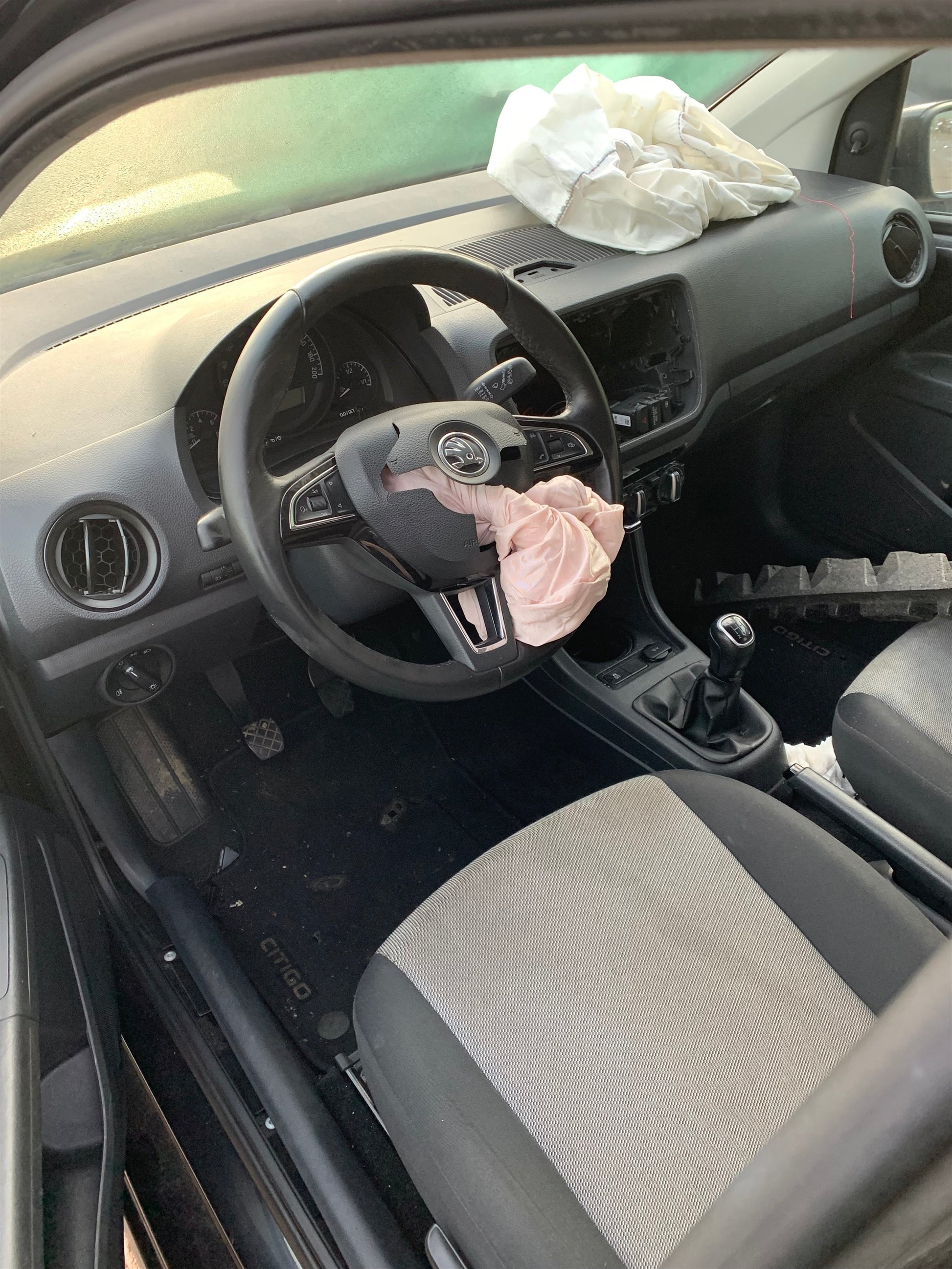 Skoda Citigo Pluk-Selv-Bil Med OEM Nr. TMBZZZAAZDD624950 Fra Skoda Ophugger