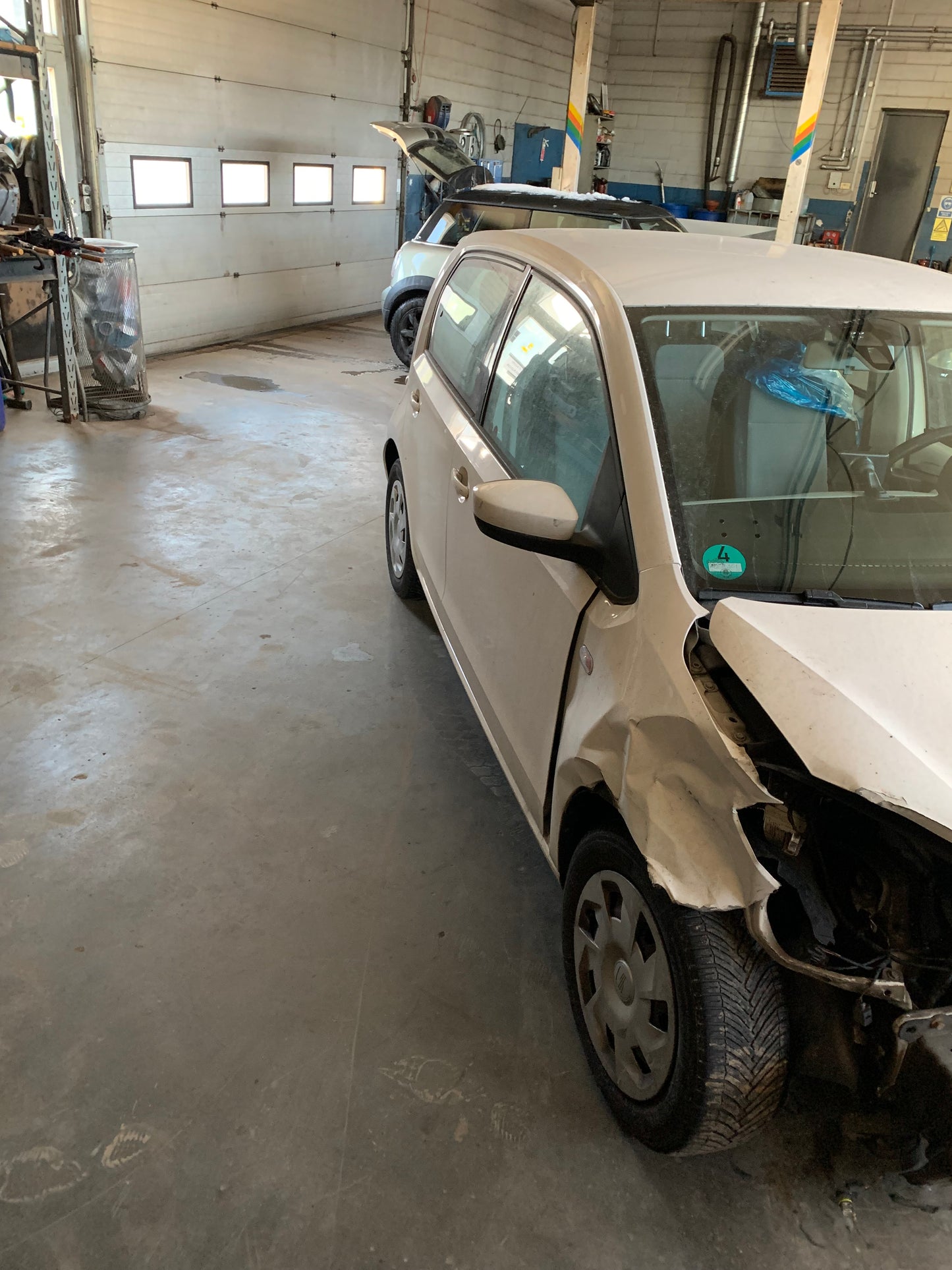 Seat Mii Pluk-Selv-Bil Med OEM Nr. Ophugger Fra Seat Ophugger