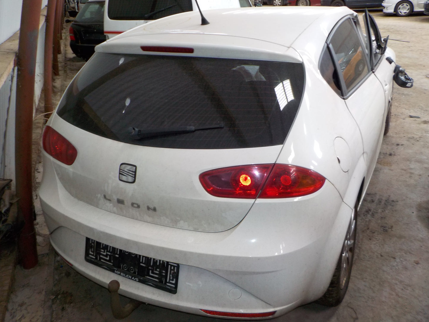 Seat Leon 1P Pluk-Selv-Bil Med OEM Nr. Ophugger Fra Seat Ophugger