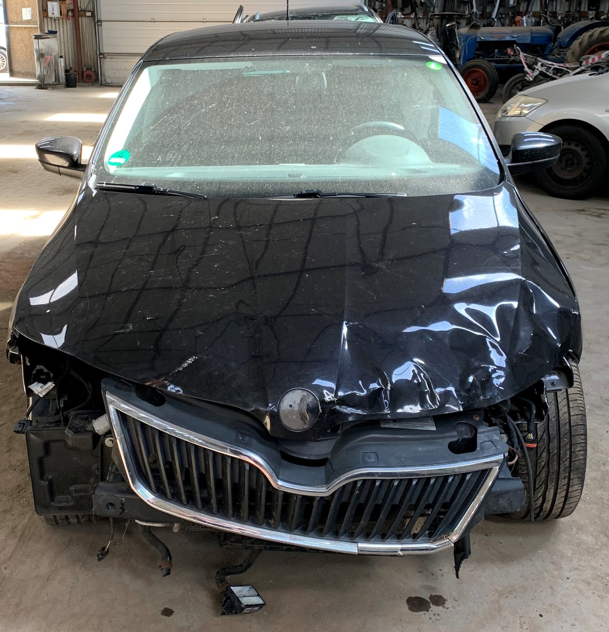 Skoda Rapid Pluk-Selv-Bil Med OEM Nr. TMBEN6NH1E4507269 Fra Skoda Ophugger