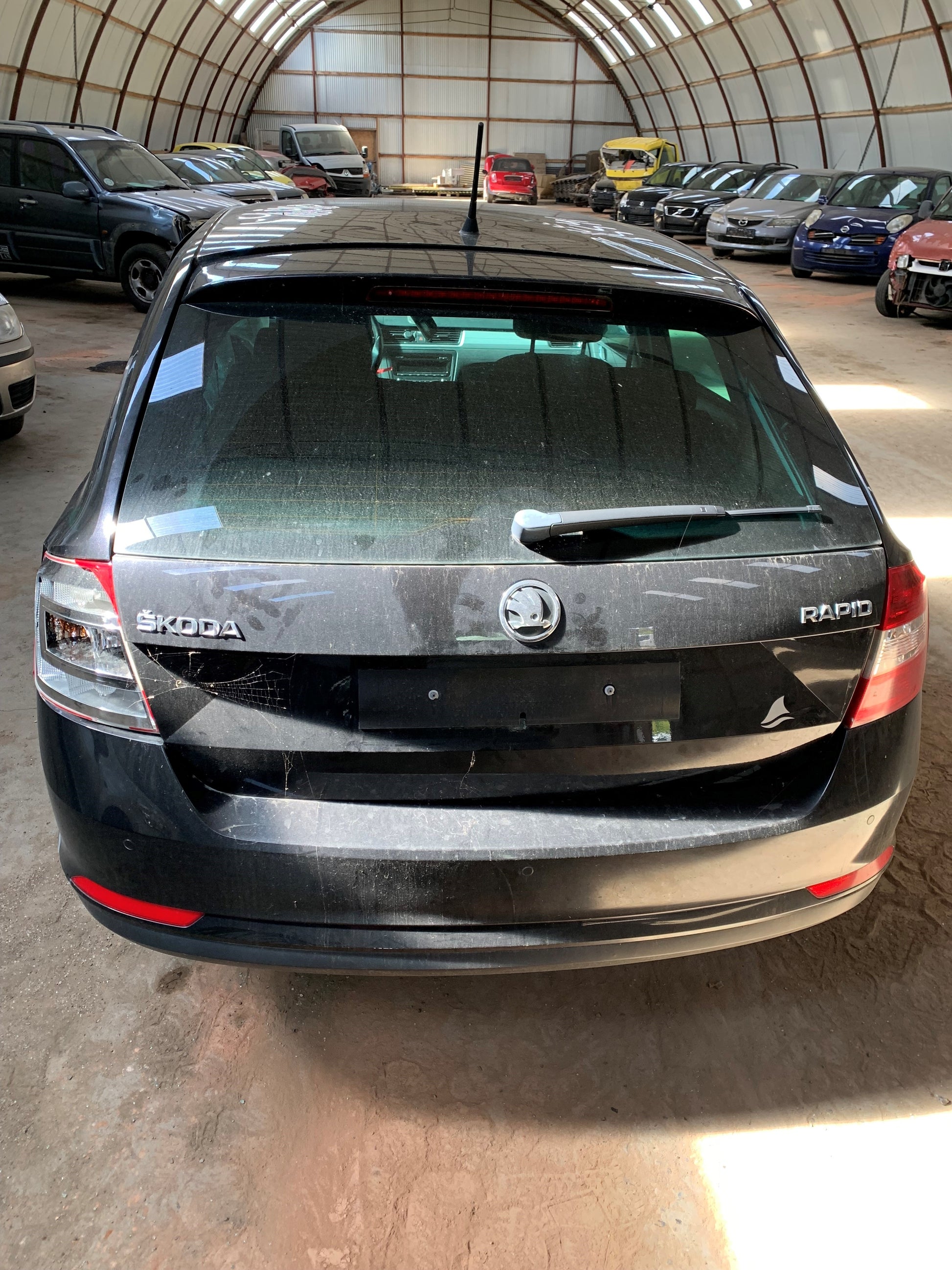 Skoda Rapid Pluk-Selv-Bil Med OEM Nr. TMBEN6NH1E4507269 Fra Skoda Ophugger