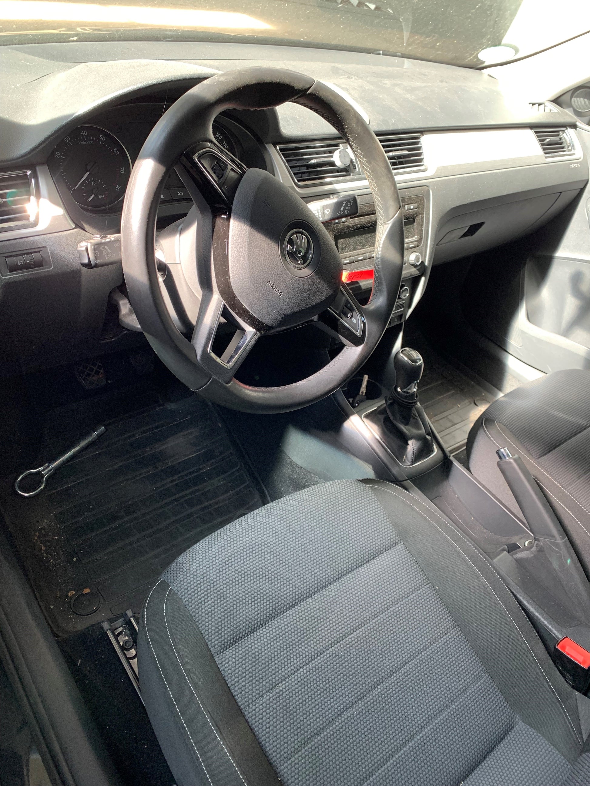 Skoda Rapid Pluk-Selv-Bil Med OEM Nr. TMBEN6NH1E4507269 Fra Skoda Ophugger