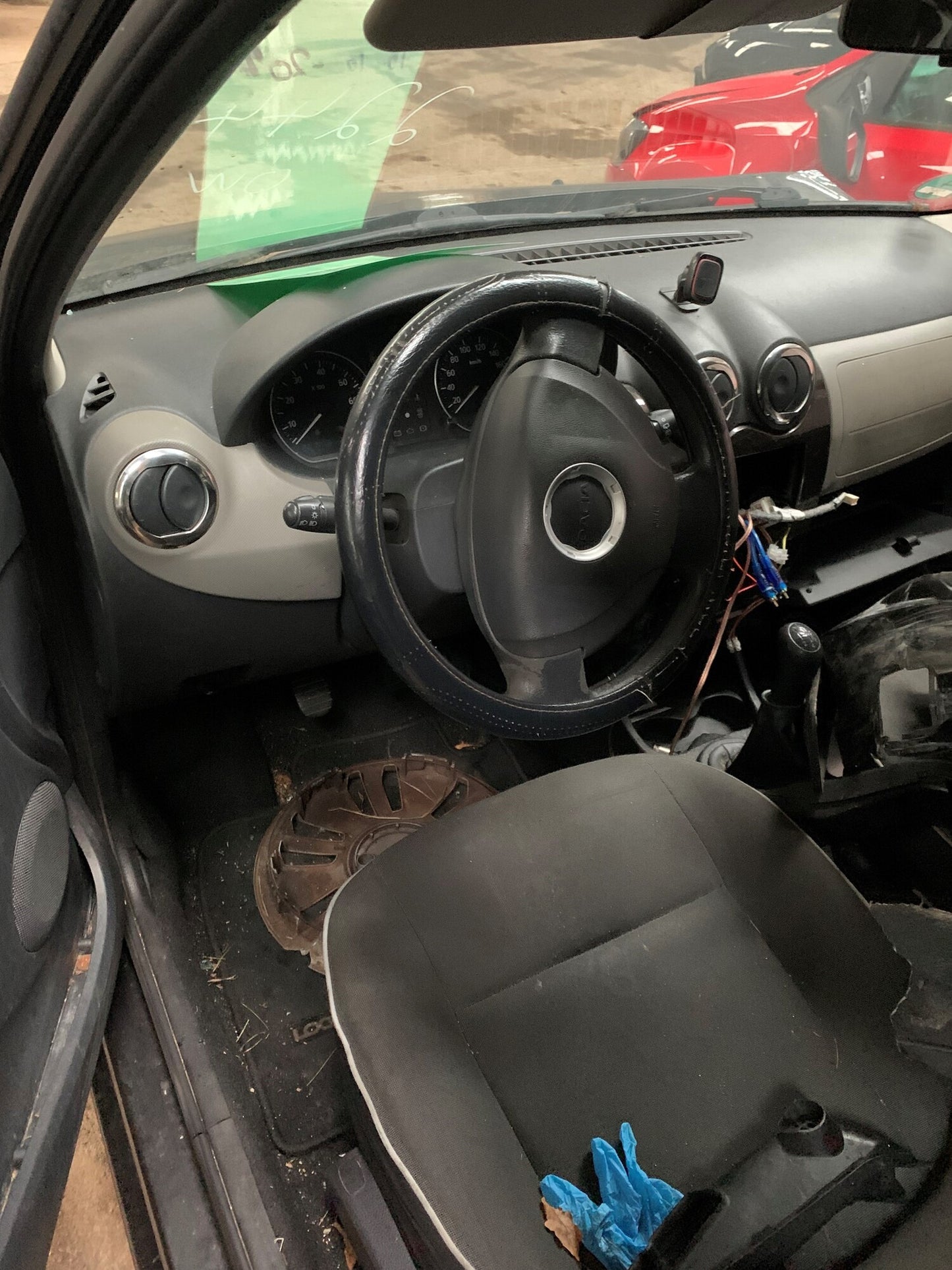 Dacia Logan Pluk-Selv-Bil Med OEM Nr. Ophugger Fra Dacia Ophugger