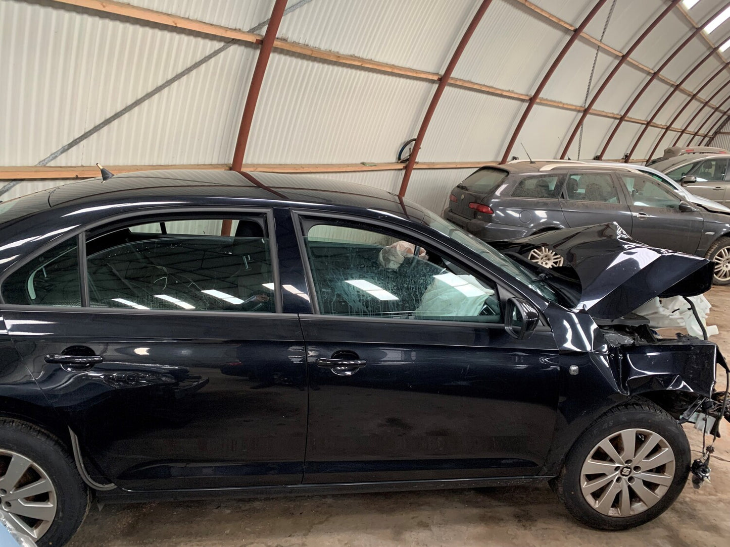 Seat Toledo Pluk-Selv-Bil Med OEM Nr. Ophugger Fra Seat Ophugger