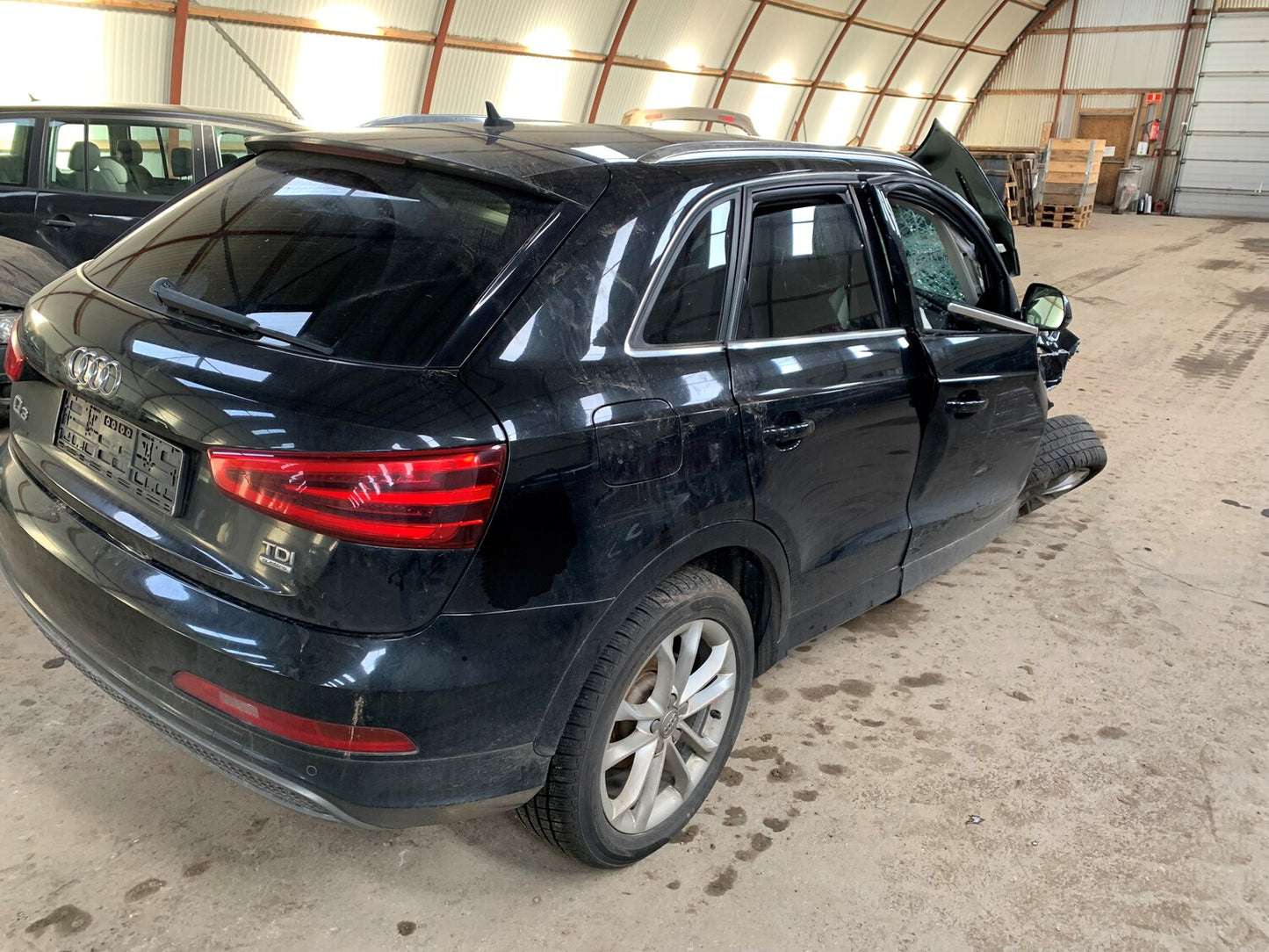 Audi Q3 8U Pluk-Selv-Bil Med OEM Nr. WAUZZZ8U1ER148117 Fra Audi Ophugger