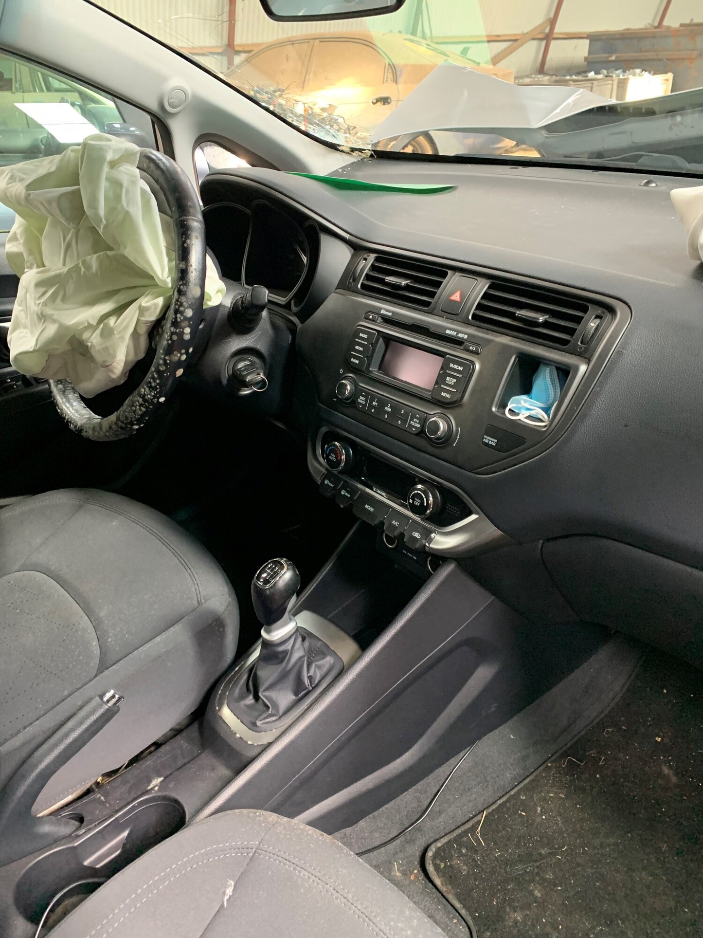Kia Rio UB Pluk-Selv-Bil Med OEM Nr. Ophugger Fra Kia Ophugger