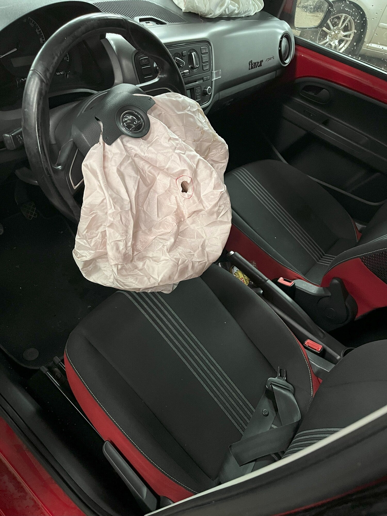 Skoda Citigo Pluk-Selv-Bil Med OEM Nr. TMBZZZAAZED630654 Fra Skoda Ophugger