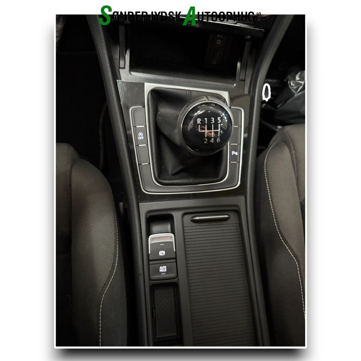 VW Golf 7 AU Pluk-Selv-Bil Med OEM Nr. 04E100033B Fra VW Ophugger