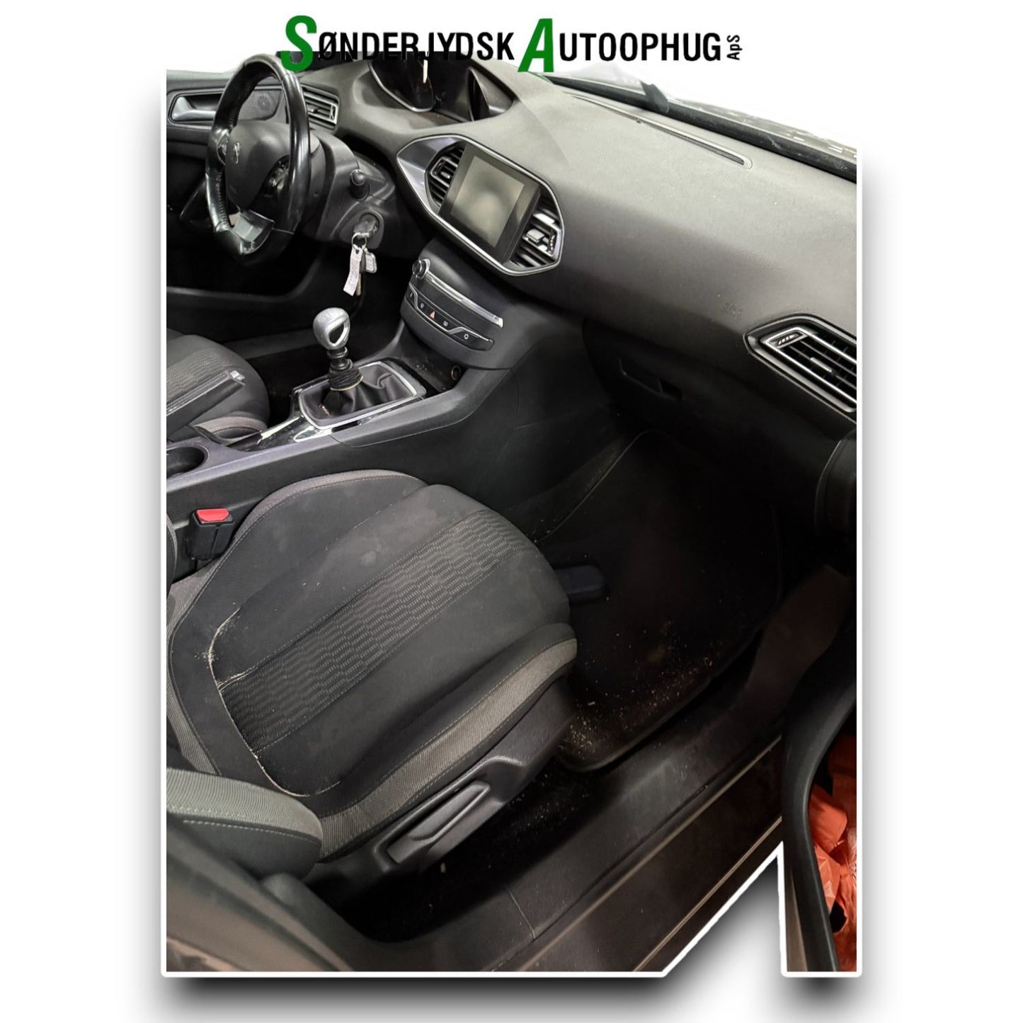 Peugeot 308 Pluk-Selv-Bil Med OEM Nr. Ophugger Fra Peugeot Ophugger