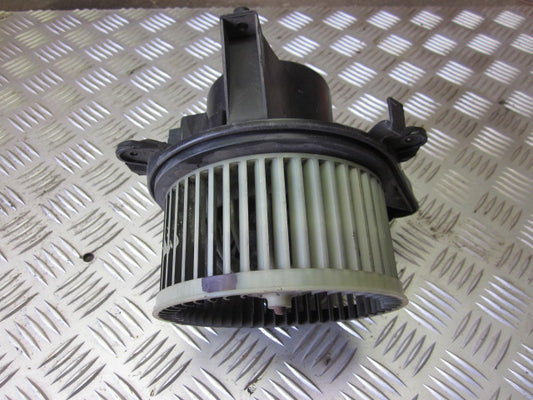 Fiat Punto II Varmeblæser Med OEM Nr. Ophugger Fra Fiat Ophugger