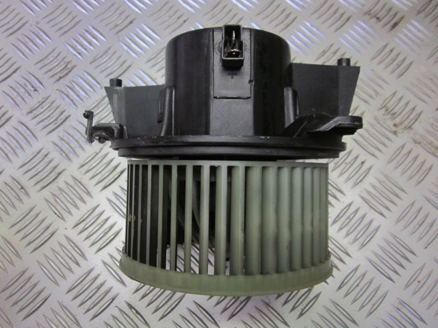 Fiat Punto II Varmeblæser Med OEM Nr. Ophugger Fra Fiat Ophugger