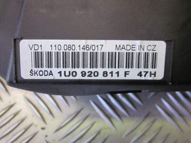 Skoda Octavia Speedometer - Instrument Med OEM Nr. 1U0920811J Fra Skoda Ophugger
