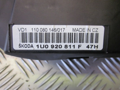 Skoda Octavia Speedometer - Instrument Med OEM Nr. 1U0920811J Fra Skoda Ophugger