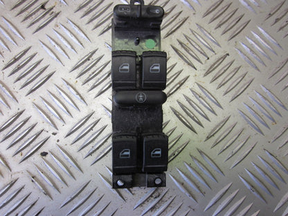 Skoda Octavia Kontakt Rudehejs Med OEM Nr. 1J4959857C Fra Skoda Ophugger