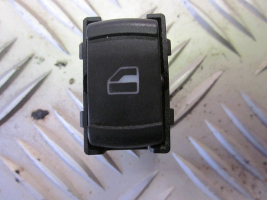 Skoda Octavia Kontakt Rudehejs Med OEM Nr. 3B0959855 Fra Skoda Ophugger