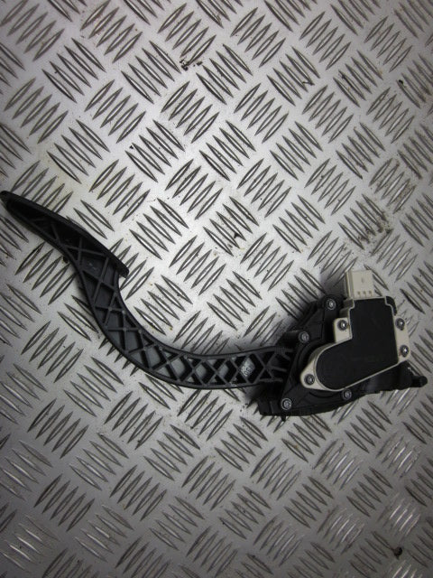 Chevrolet Spark Speederpedal Med OEM Nr. Ophugger Fra Chevrolet Ophugger