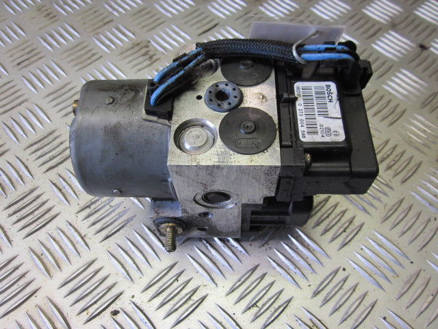 Nissan Almera N16 ABS Pumpe Med OEM Nr. 0273004596 Fra Nissan Ophugger