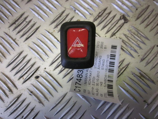 Nissan Almera N16 Kontakt Katastrofe Med OEM Nr. Ophugger Fra Nissan Ophugger