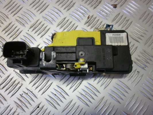 Volvo 80 Serie Dørlås Med OEM Nr. 8650554 Fra Volvo Ophugger