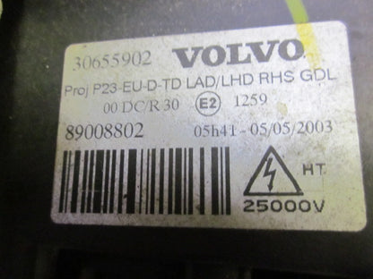 Volvo 80 Serie Forlygte Med OEM Nr. 89008802 Fra Volvo Ophugger