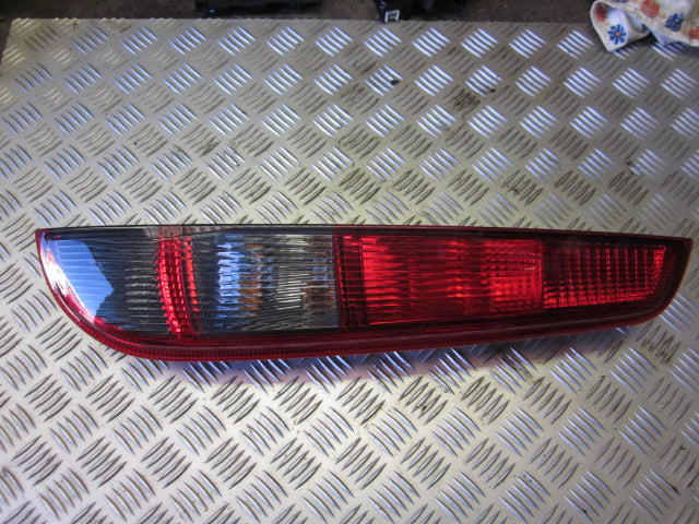 Ford Focus Baglygte Med OEM Nr. Ophugger Fra Ford Ophugger