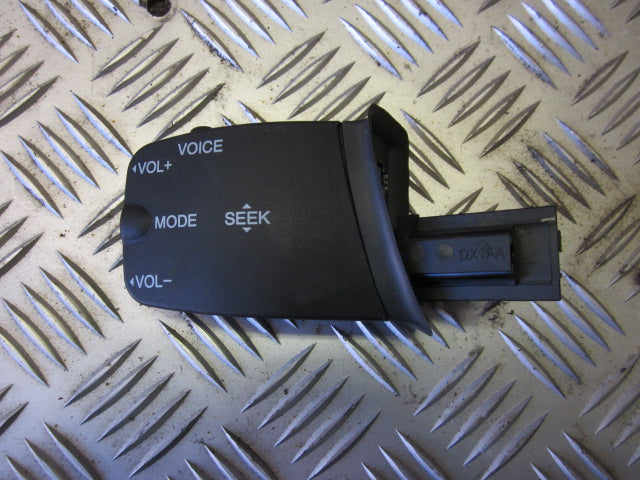 Ford Focus Kontakt Diverse Med OEM Nr. Ophugger Fra Ford Ophugger