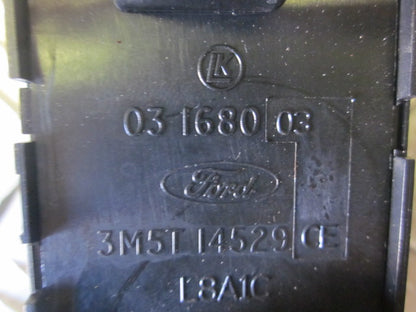 Ford Focus Kontakt Rudehejs Med OEM Nr. Ophugger Fra Ford Ophugger