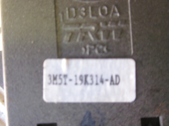 Ford Focus Kontakt Sædevarme Med OEM Nr. Ophugger Fra Ford Ophugger