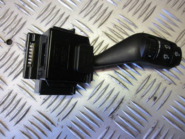 Ford Focus Kontakt Visker Med OEM Nr. Ophugger Fra Ford Ophugger