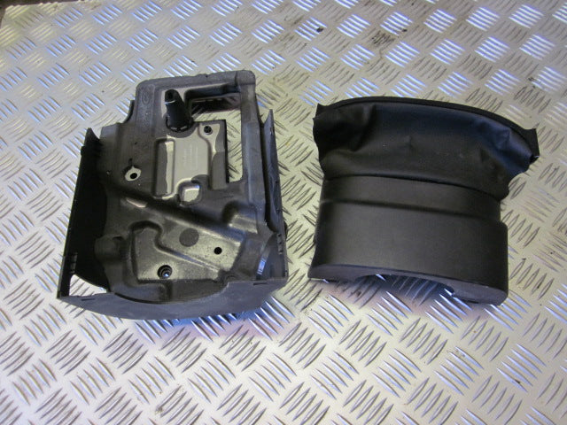 Ford Focus Ratafdækning Med OEM Nr. Ophugger Fra Ford Ophugger