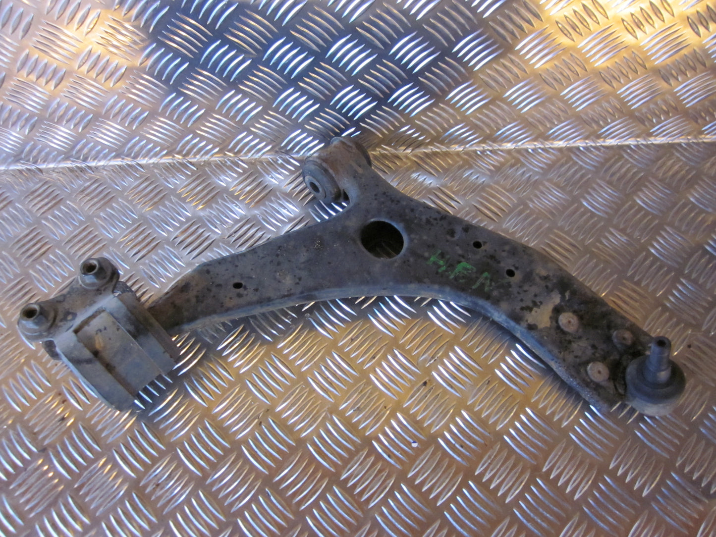 Ford Focus Bærearm F.N. H Med OEM Nr. Ophugger Fra Ford Ophugger