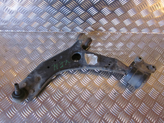 Ford Focus Bærearm F.N. V Med OEM Nr. Ophugger Fra Ford Ophugger