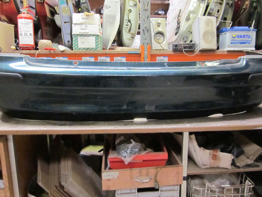 Mazda 323 F 5D BJ14 Bagkofanger Med OEM Nr. Ophugger Fra Mazda Ophugger