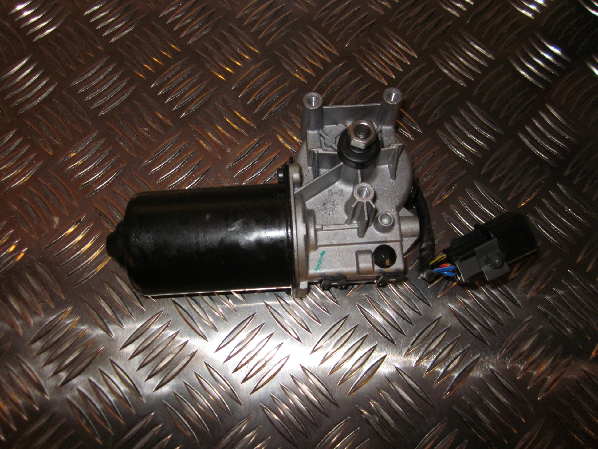 Hyundai I10 Viskermotor Med OEM Nr. 981000X000 Fra Hyundai Ophugger