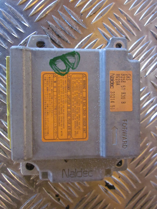 Mazda 323 4D BJ12 Airbag Elboks Med OEM Nr. Ophugger Fra Mazda Ophugger