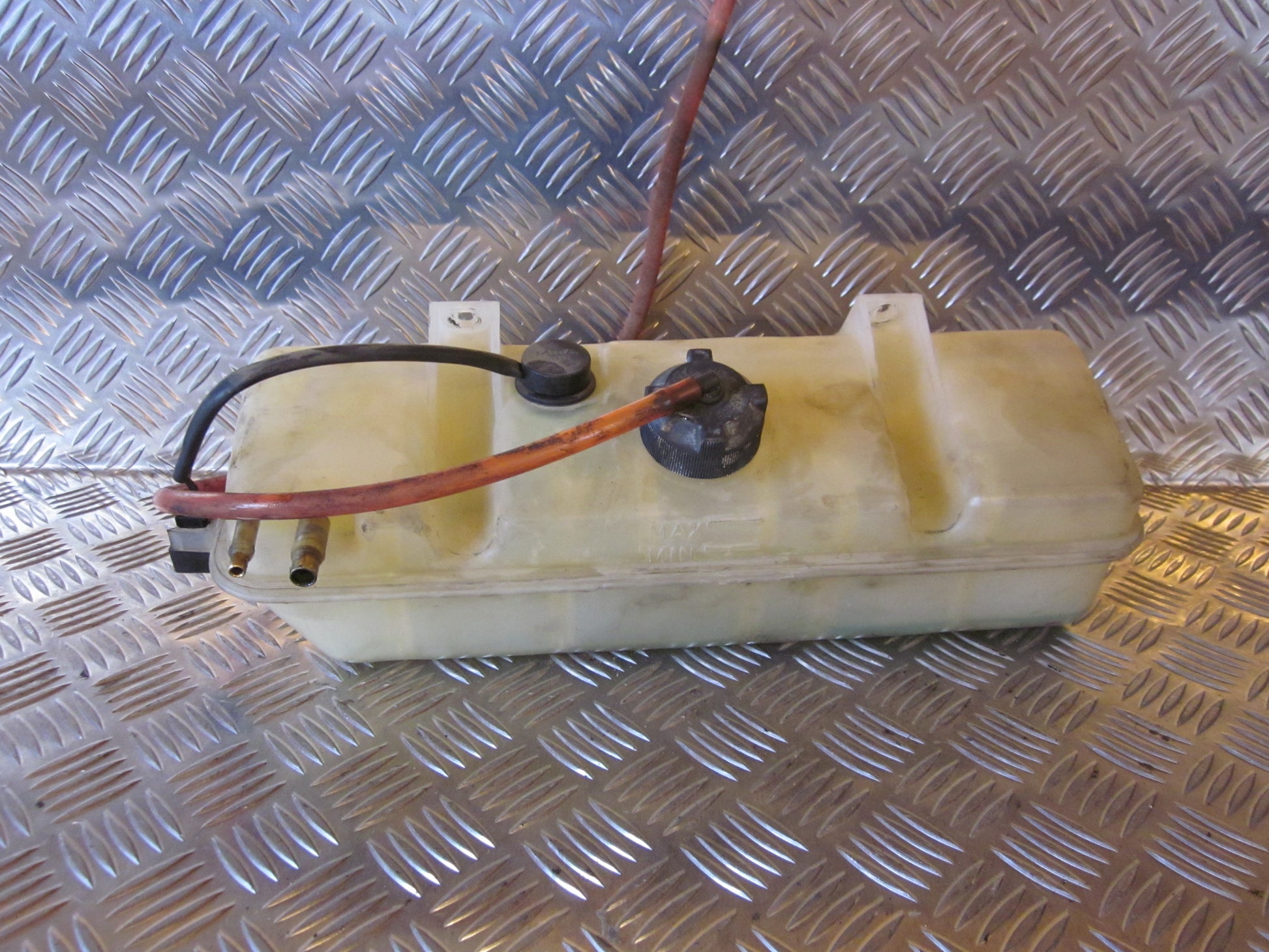 Citroen Jumper Ekspansionsbehold Med OEM Nr. Ophugger Fra Citroen Ophugger