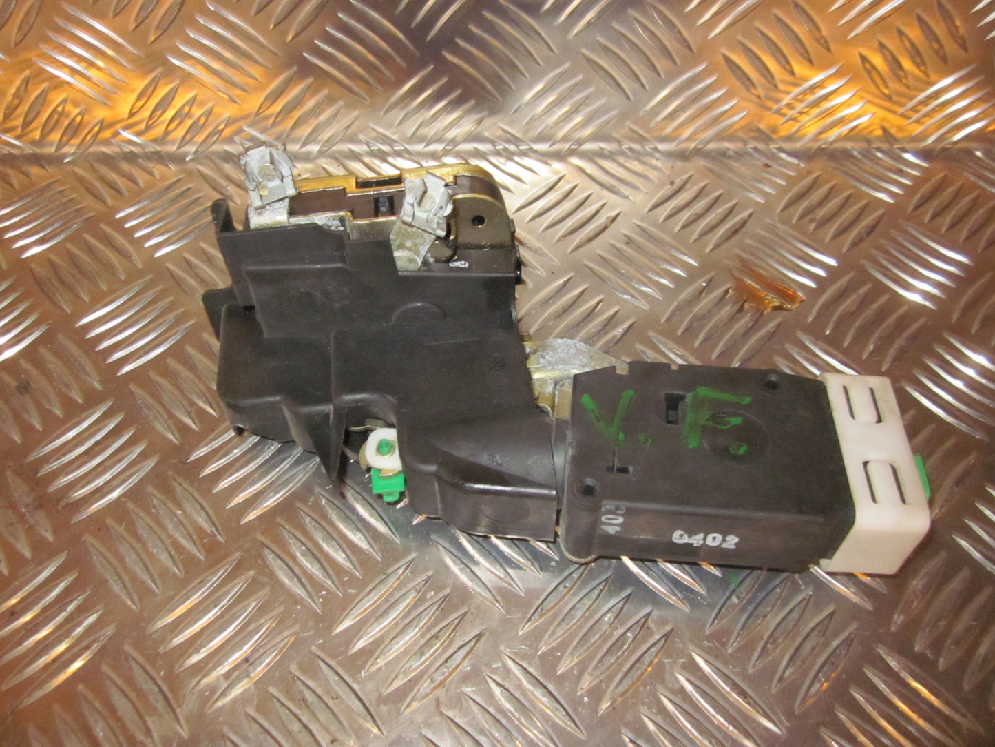 Volvo S40/V40 Dørlås Med OEM Nr. Ophugger Fra Volvo Ophugger