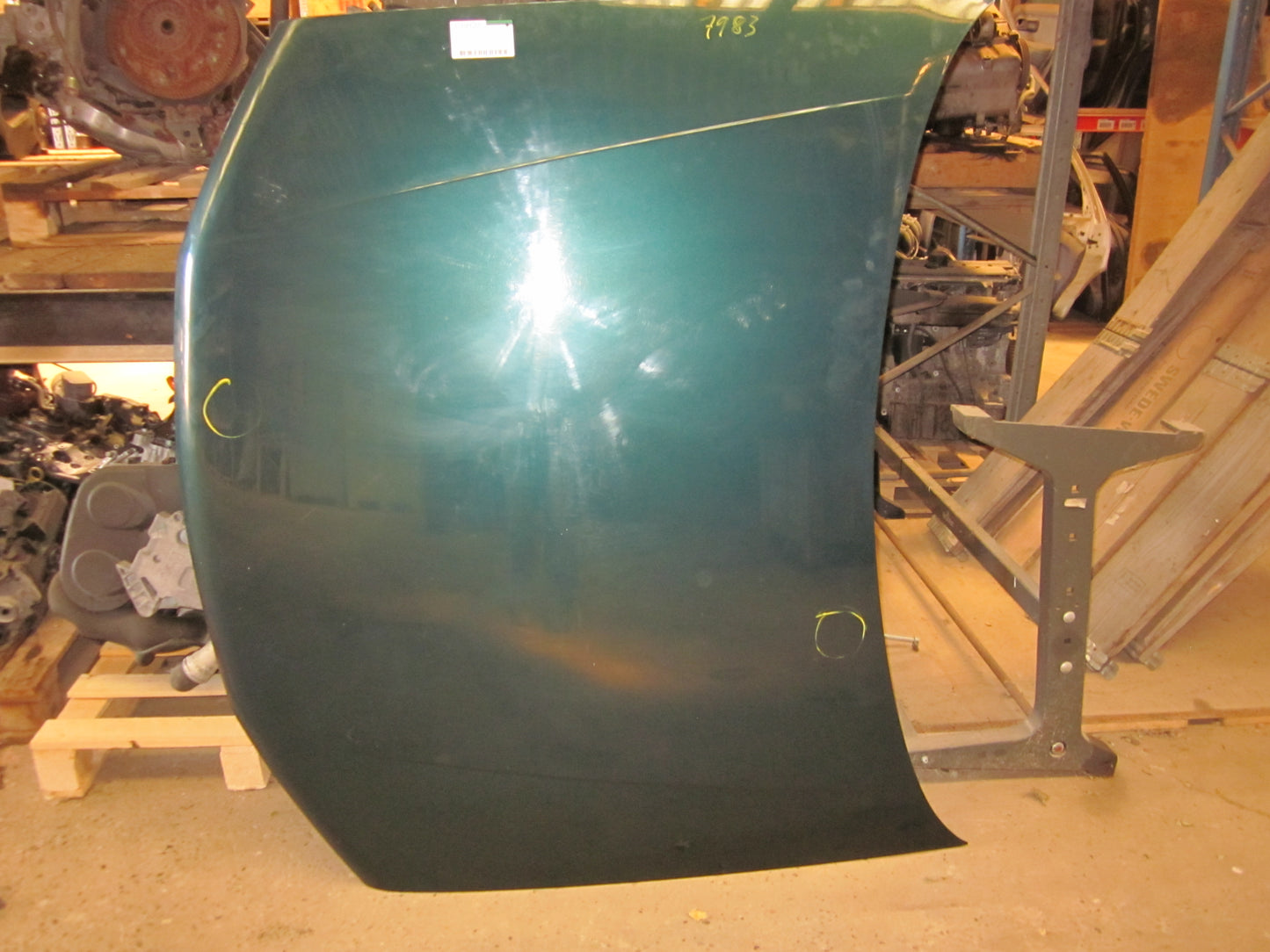 Peugeot 406 Fronthjelm Med OEM Nr. Ophugger Fra Peugeot Ophugger