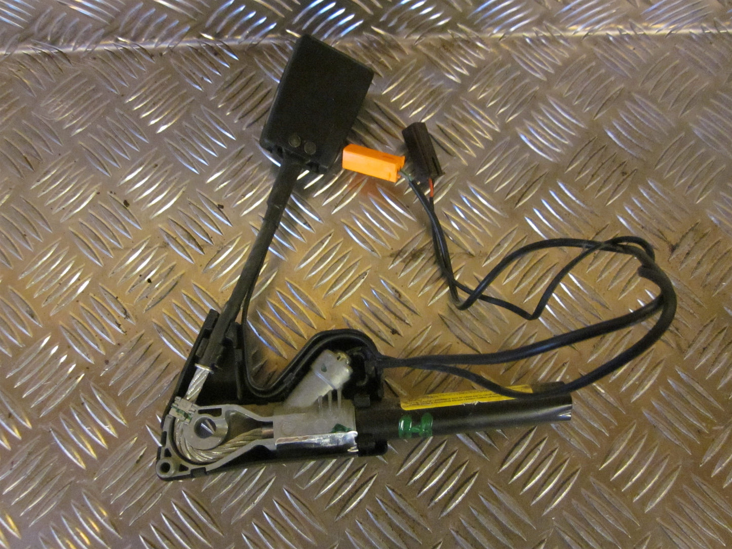 Ford Mondeo 3 Selestrammer Med OEM Nr. Ophugger Fra Ford Ophugger