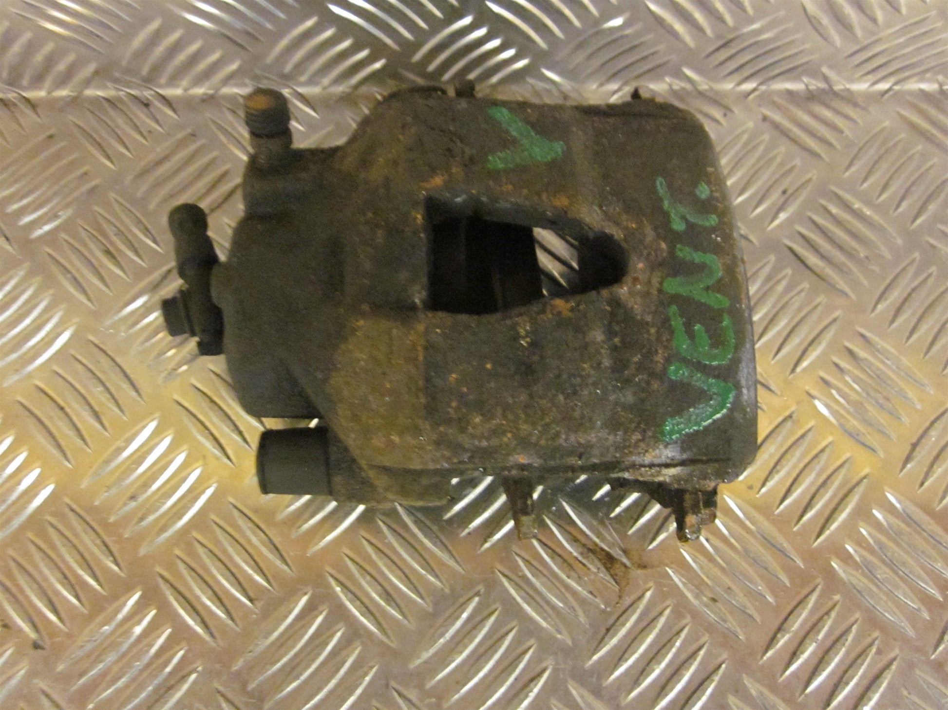 VW Golf 4 1J Bremsekaliber VF Med OEM Nr. Ophugger Fra VW Ophugger