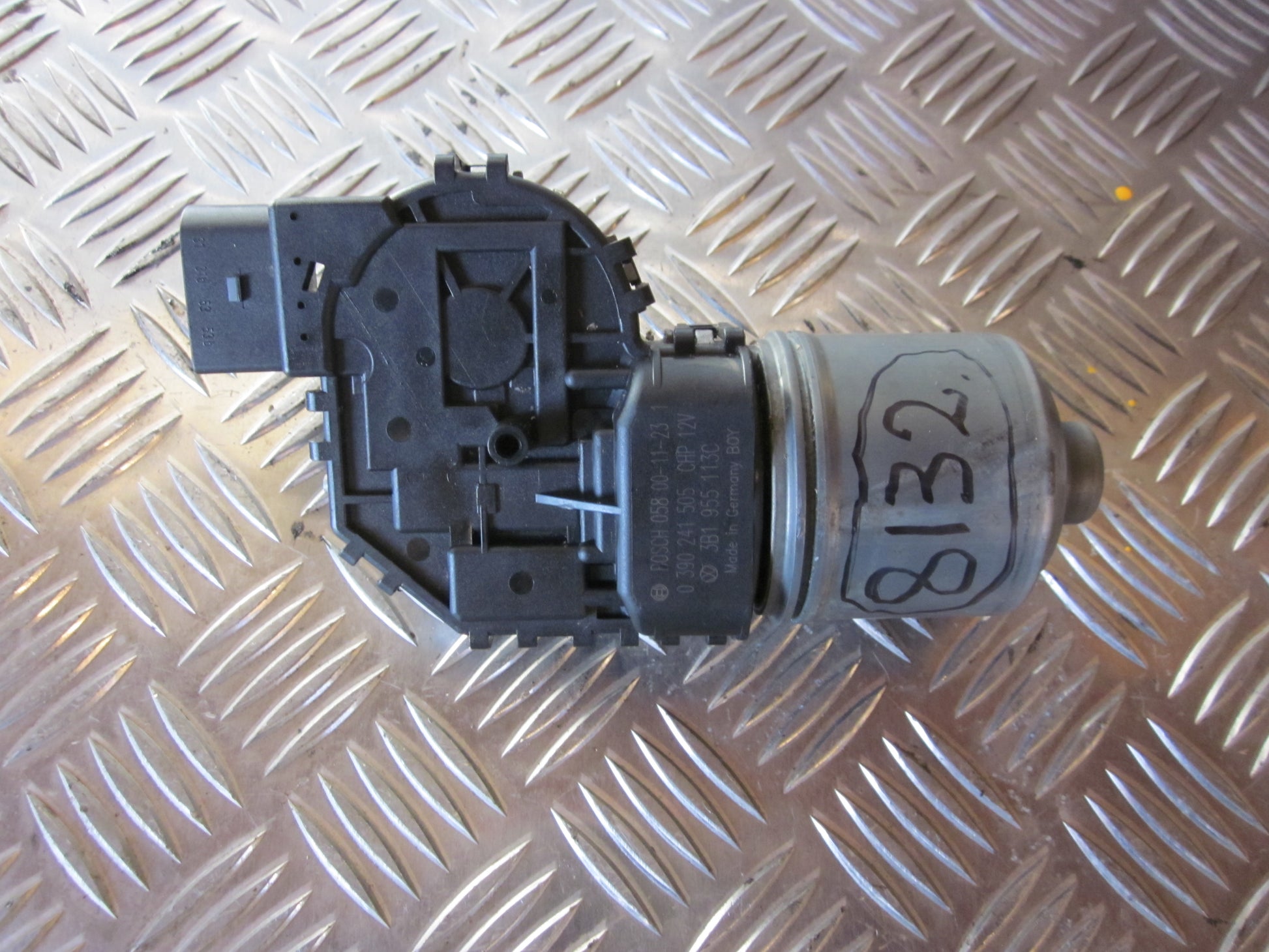 VW Passat 3B Viskermotor Med OEM Nr. 3B1955113C Fra VW Ophugger