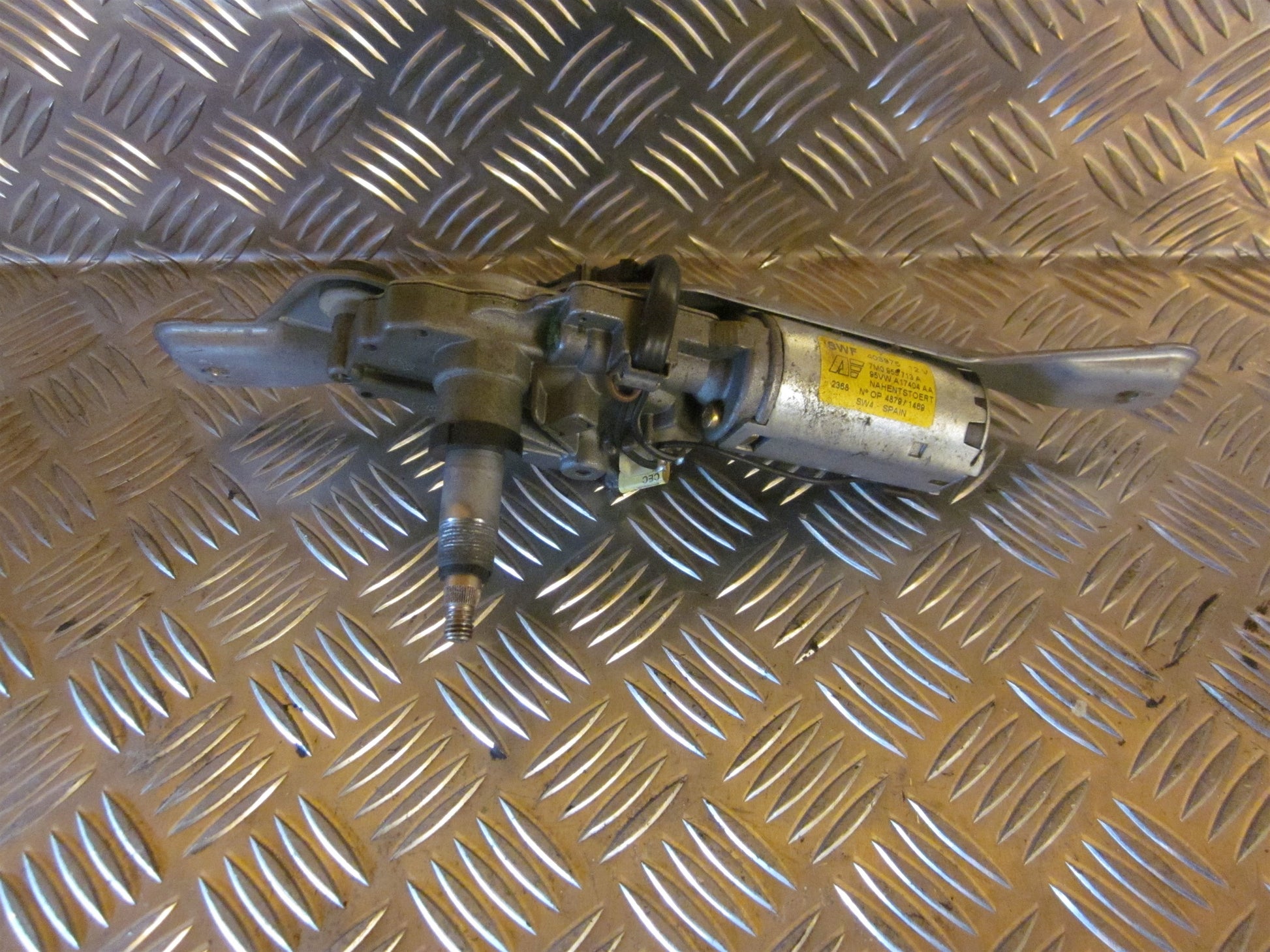 Ford Galaxy Bagrudevisker Motor Med OEM Nr. Ophugger Fra Ford Ophugger