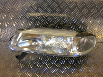 Rover 400 Forlygte Med OEM Nr. Ophugger Fra Rover Ophugger