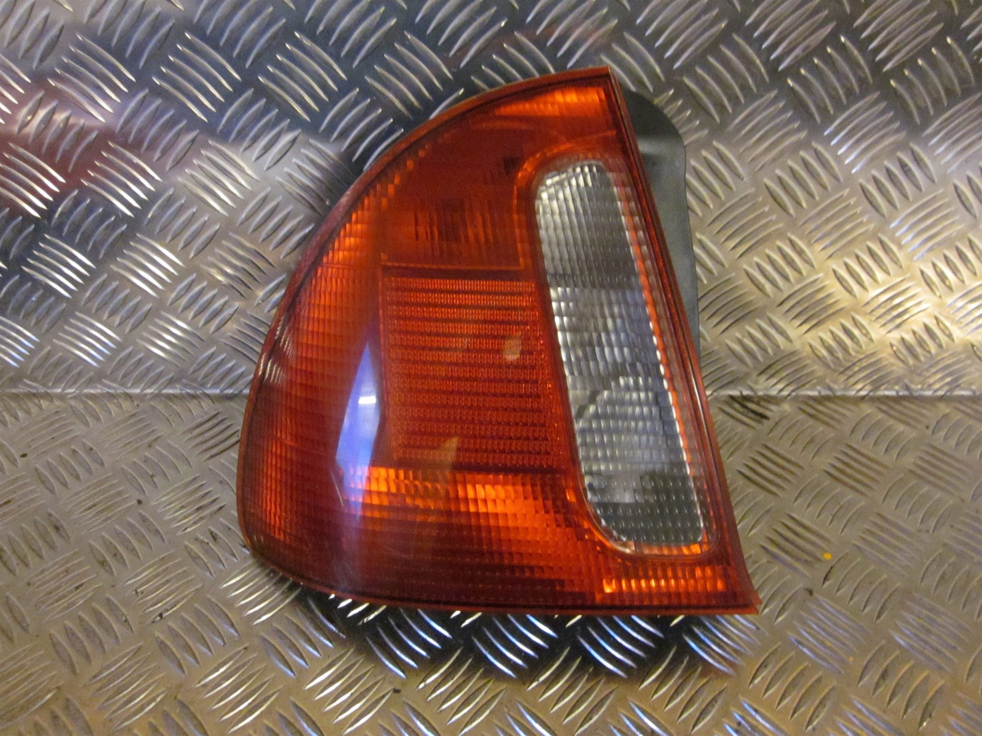 Rover 400 Baglygte Med OEM Nr. Ophugger Fra Rover Ophugger