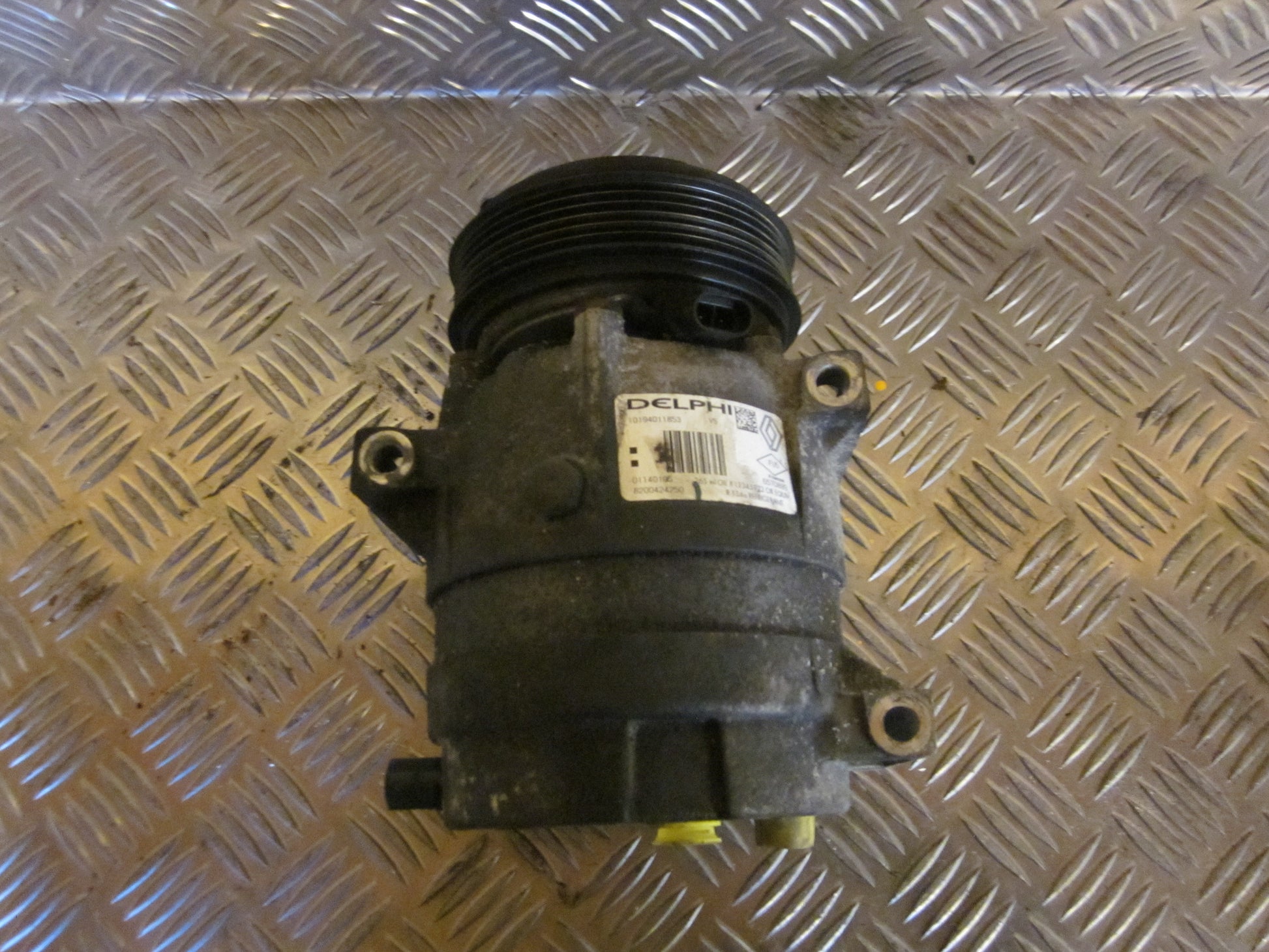 Renault Laguna 2 Aircondition Pumpe Med OEM Nr. 820042450 Fra Renault Ophugger