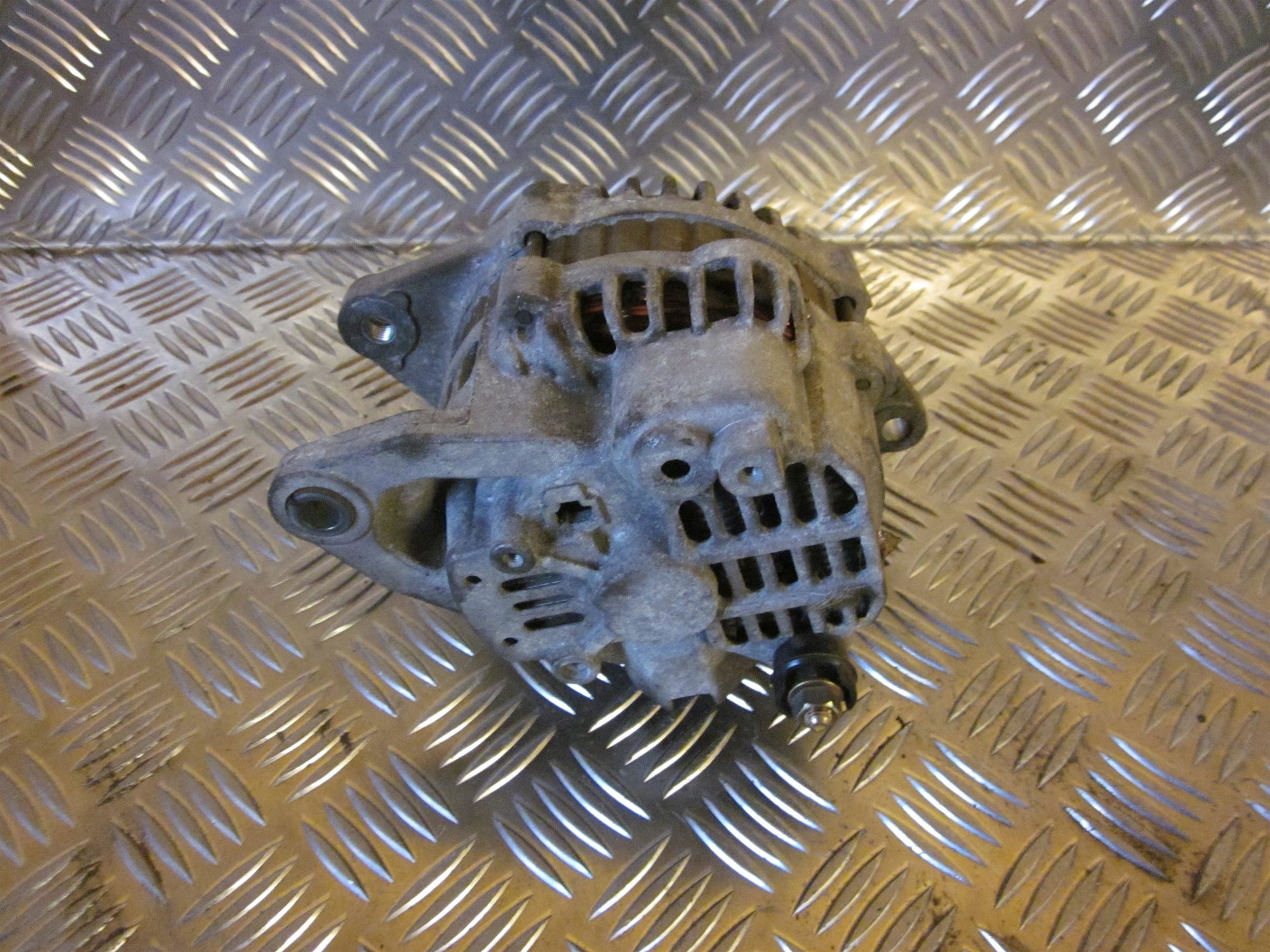 Mazda 323 S 4D BA12 Generator Med OEM Nr. A2TB0091 Fra Mazda Ophugger