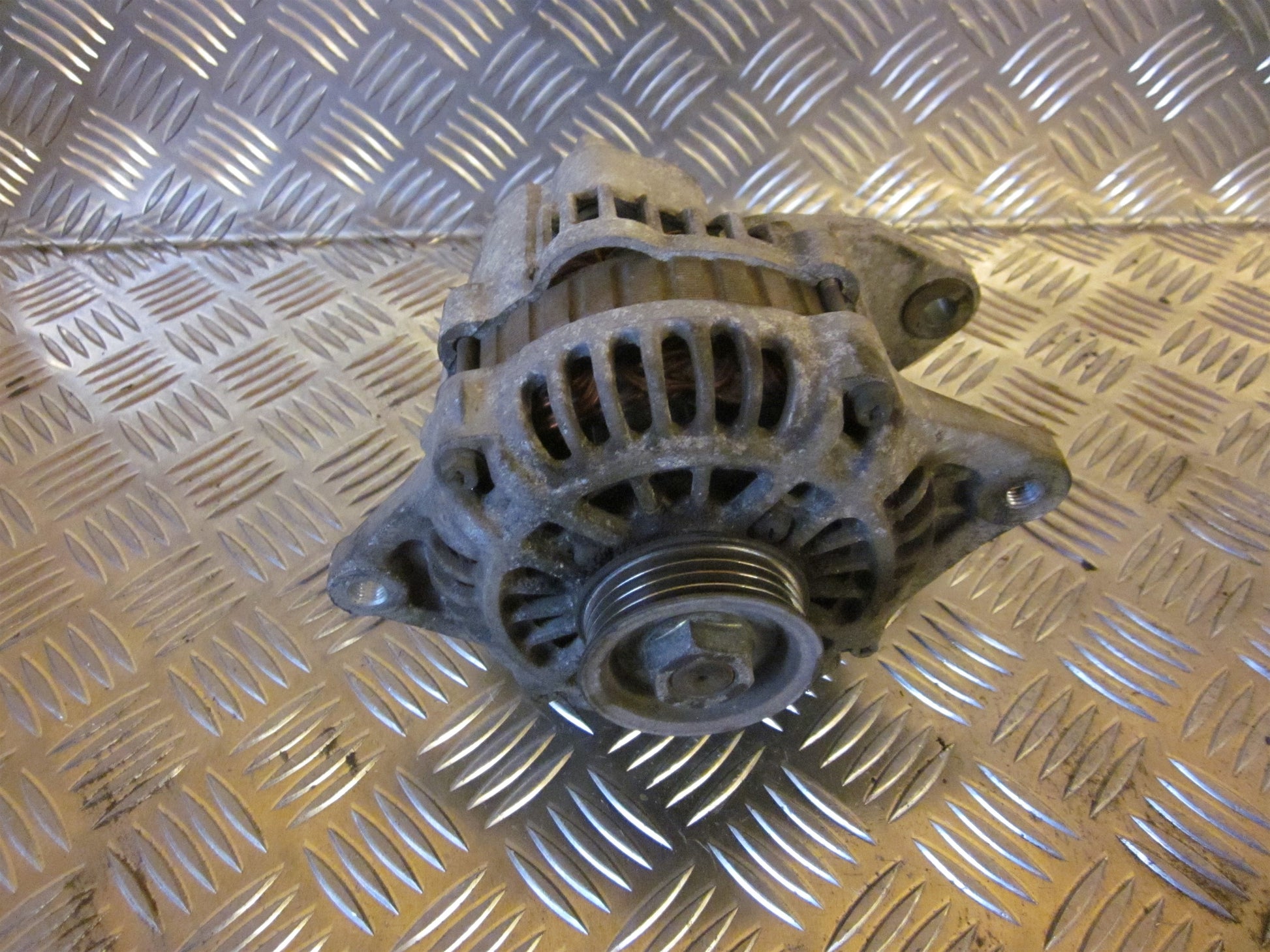 Mazda 323 S 4D BA12 Generator Med OEM Nr. A2TB0091 Fra Mazda Ophugger