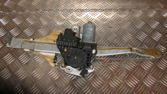 Ford Mondeo 3 Rudemotor - Rudehejs Med OEM Nr. Ophugger Fra Ford Ophugger